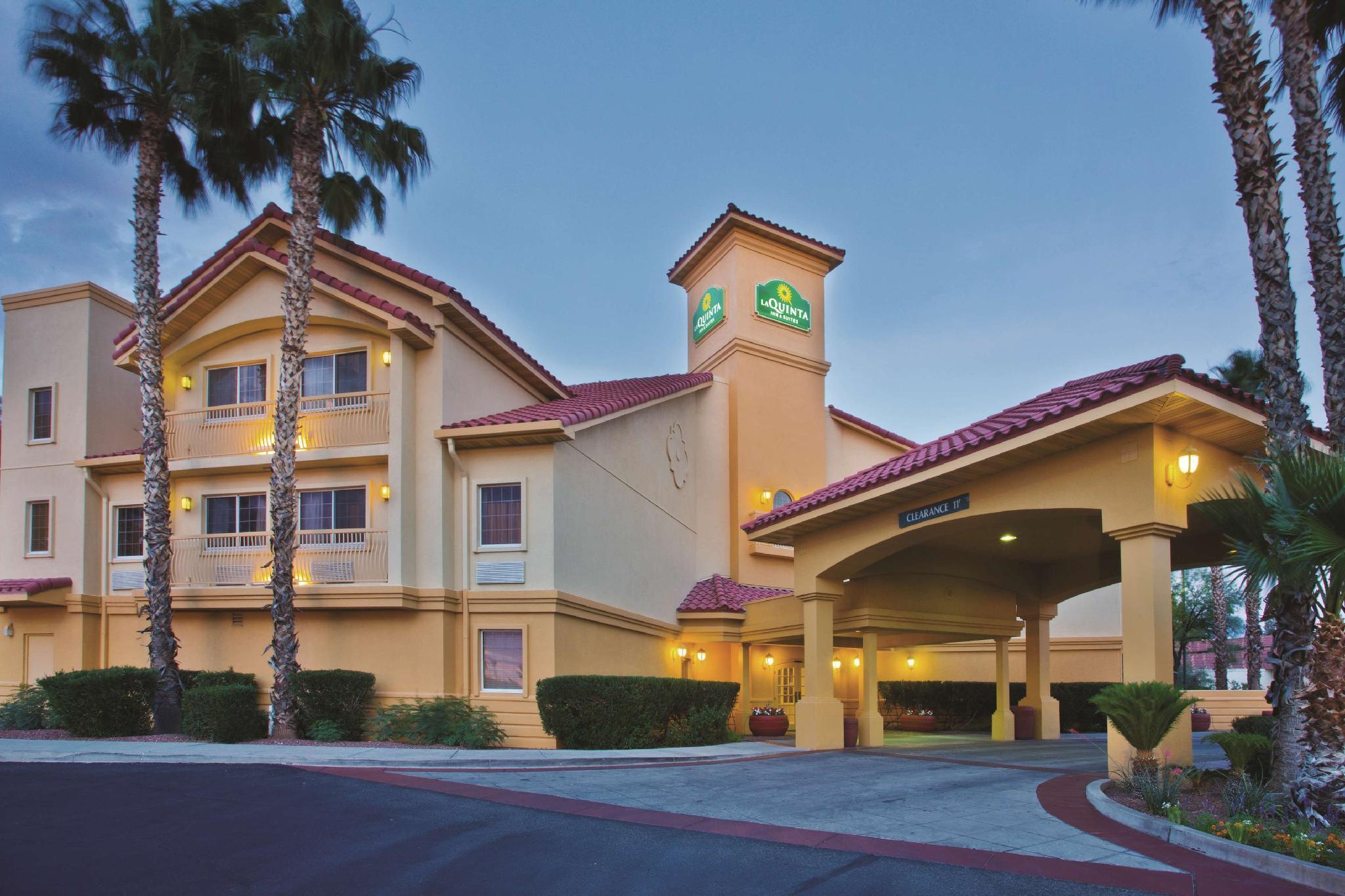 La Quinta By Wyndham Airport Hotel
