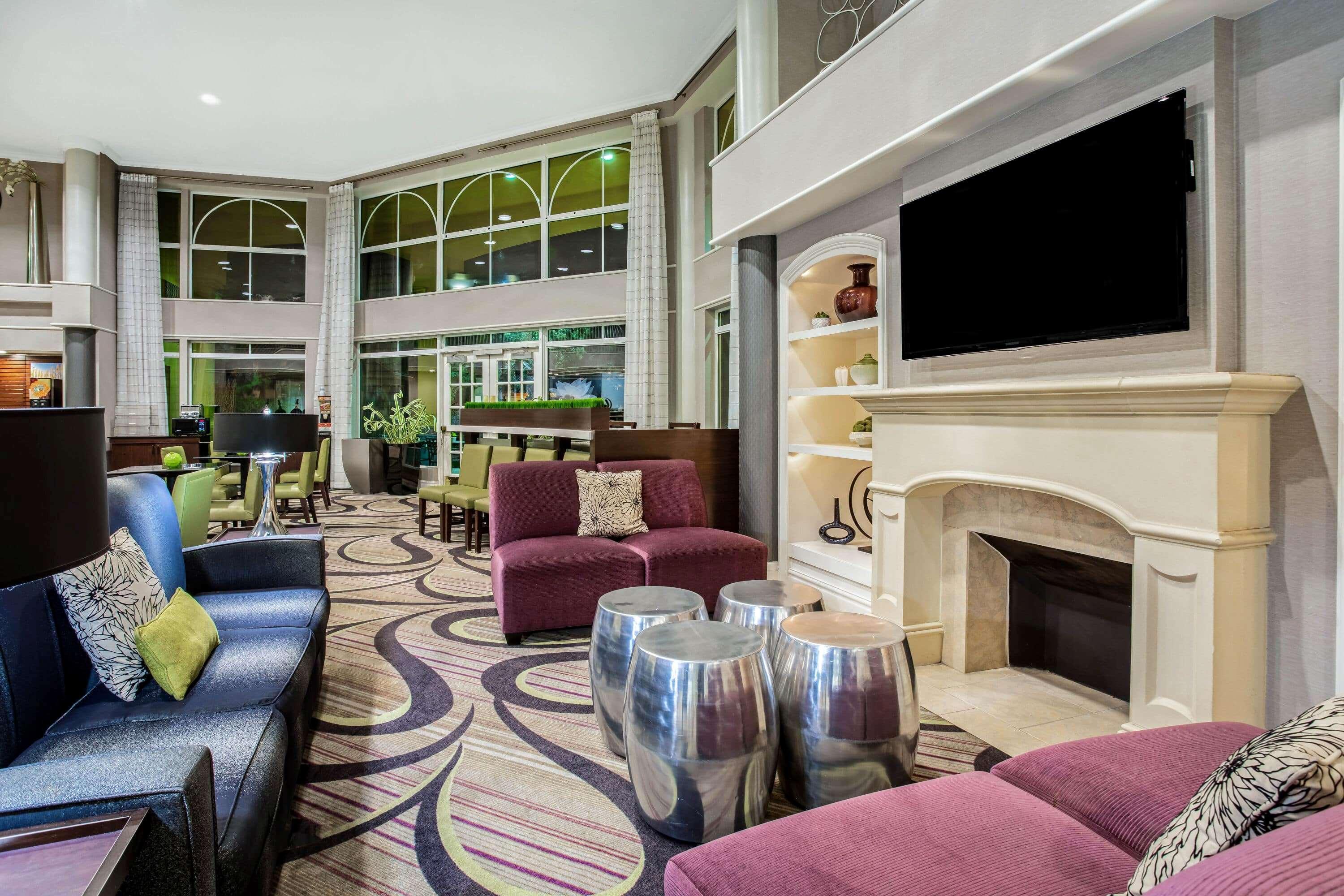 La Quinta By Wyndham Airport Hotel