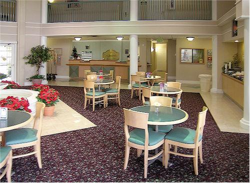 La Quinta By Wyndham Airport Hotel 3*